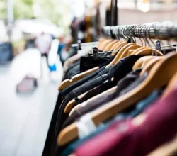 7 wskazówek jak oszczędzać pieniądze podczas zakupów w butikach online z odzieżą damska